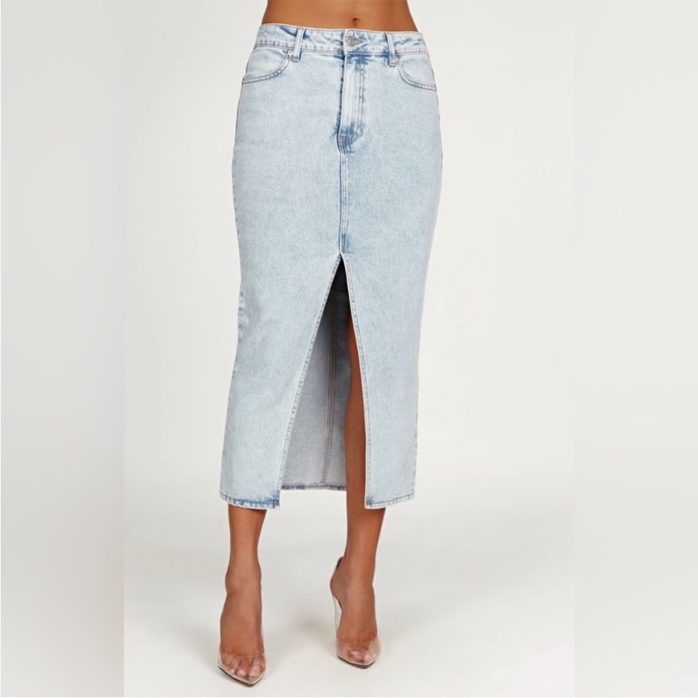 MESHKI Light Wash Denim Midi Skirt